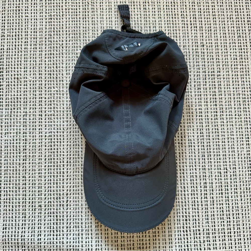 Brooks Running Unisex Sherpa Hat Asphalt/Grey